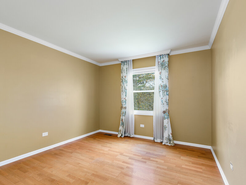 232 Saratoga Court Gurnee IL 60031