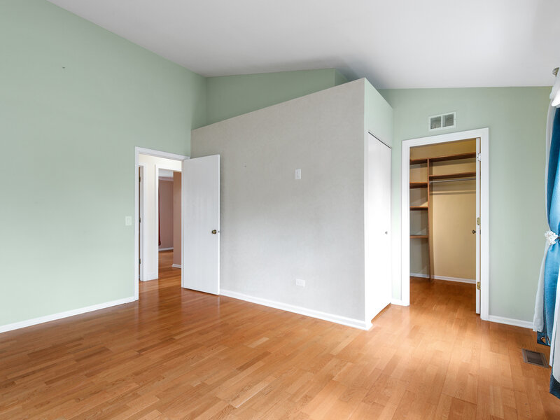 232 Saratoga Court Gurnee IL 60031