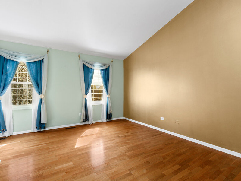 232 Saratoga Court Gurnee IL 60031
