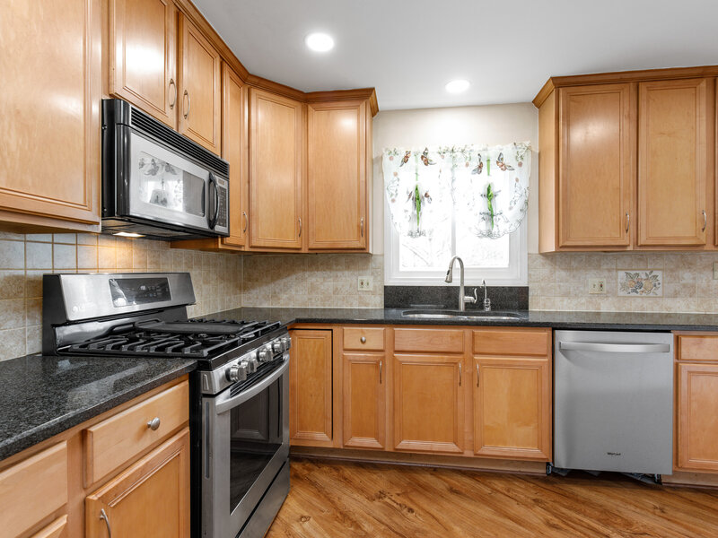 232 Saratoga Court Gurnee IL 60031