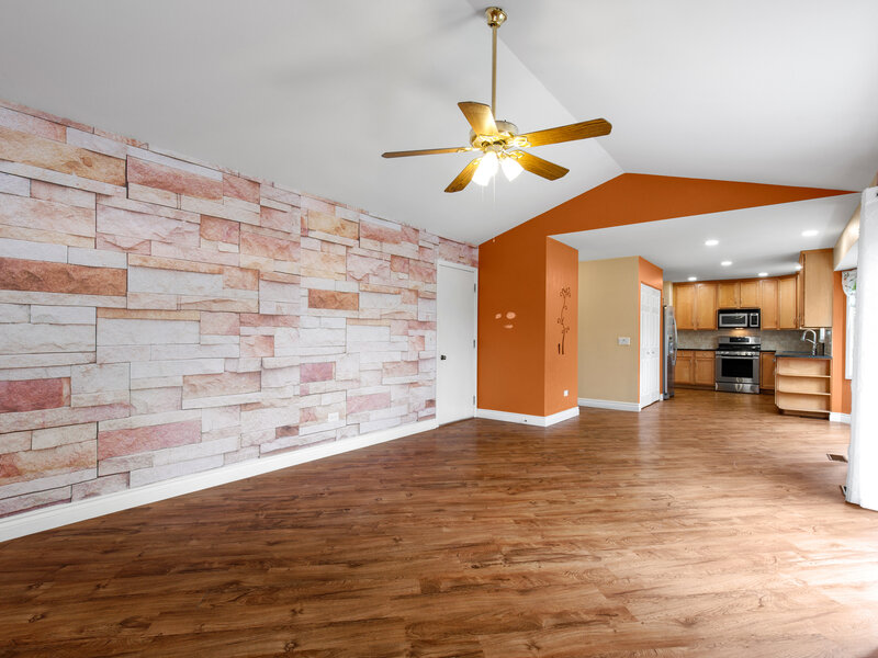 232 Saratoga Court Gurnee IL 60031