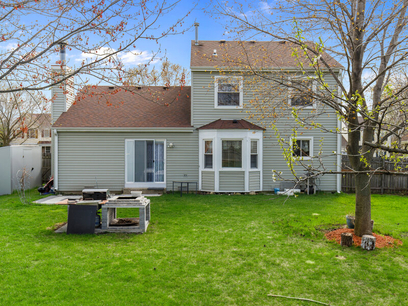 232 Saratoga Court Gurnee IL 60031