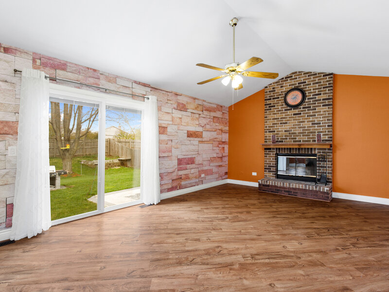 232 Saratoga Court Gurnee IL 60031