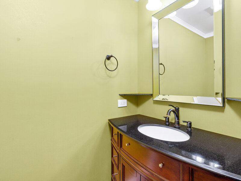 232 Saratoga Court Gurnee IL 60031