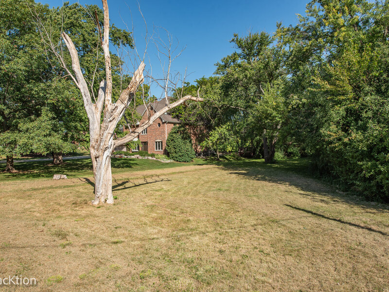 650 E Van Buren Street Villa Park IL 60181