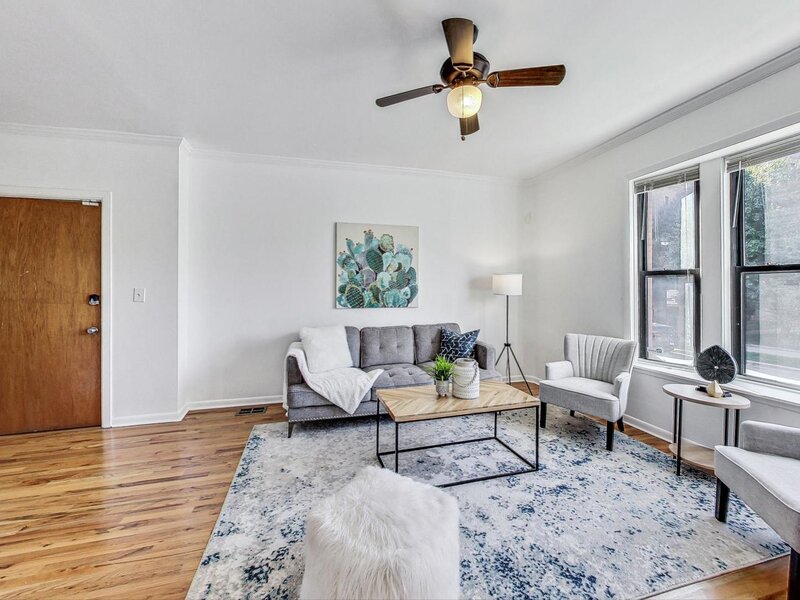 6209 S Dorchester Avenue Chicago IL 60637