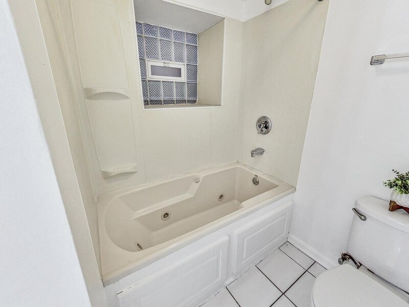 6209 S Dorchester Avenue Chicago IL 60637