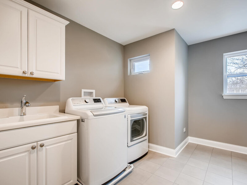 384 Woodland Chase Lane Vernon Hills IL 60061