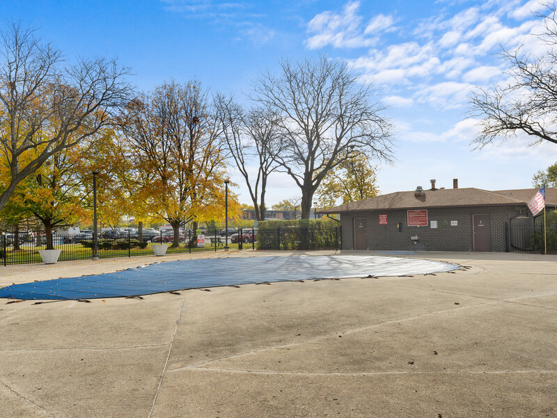 9009 Golf Road Des Plaines IL 60016