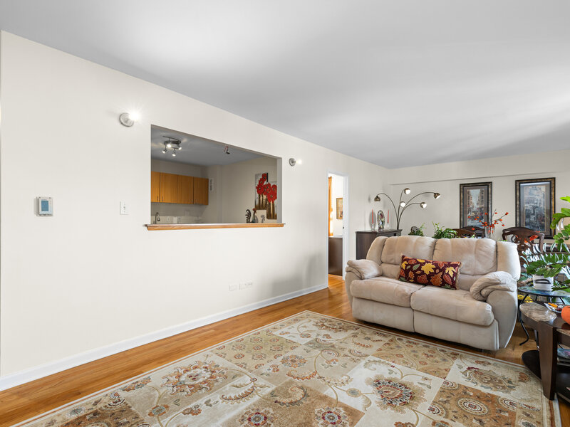 9009 Golf Road Des Plaines IL 60016