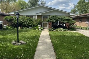 Photo of 1521 E 13th Place Ford Heights IL 60411
