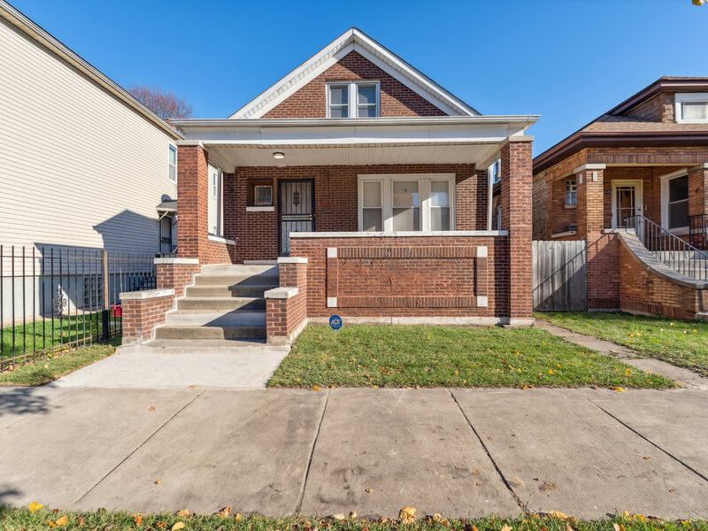 8423 S Colfax Avenue Chicago IL 60617