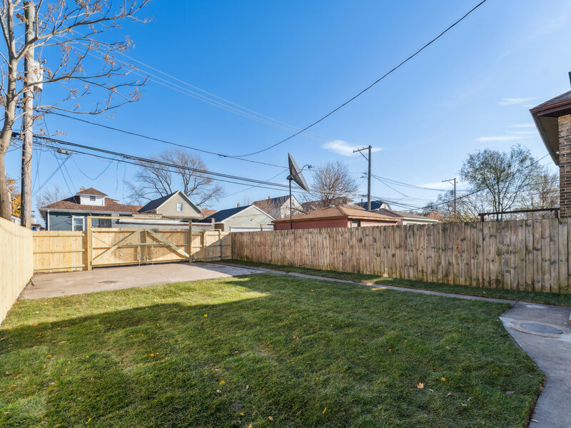 8423 S Colfax Avenue Chicago IL 60617
