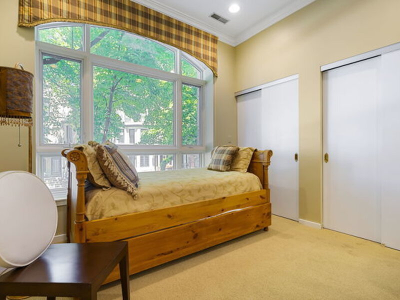 45 E Cedar Street Chicago IL 60611