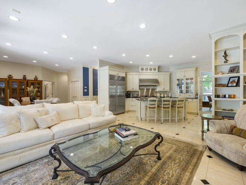 45 E Cedar Street Chicago IL 60611