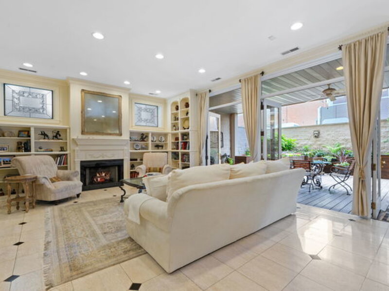 45 E Cedar Street Chicago IL 60611