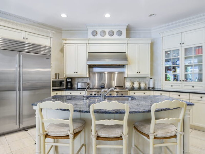 45 E Cedar Street Chicago IL 60611