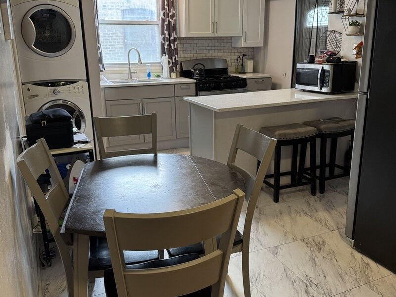 5301 W Le Moyne Street Chicago IL 60651