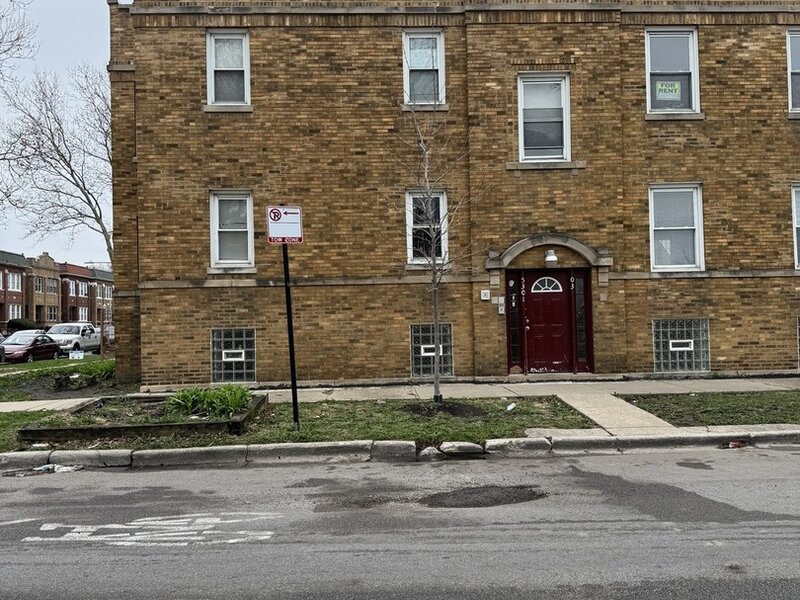 5301 W Le Moyne Street Chicago IL 60651