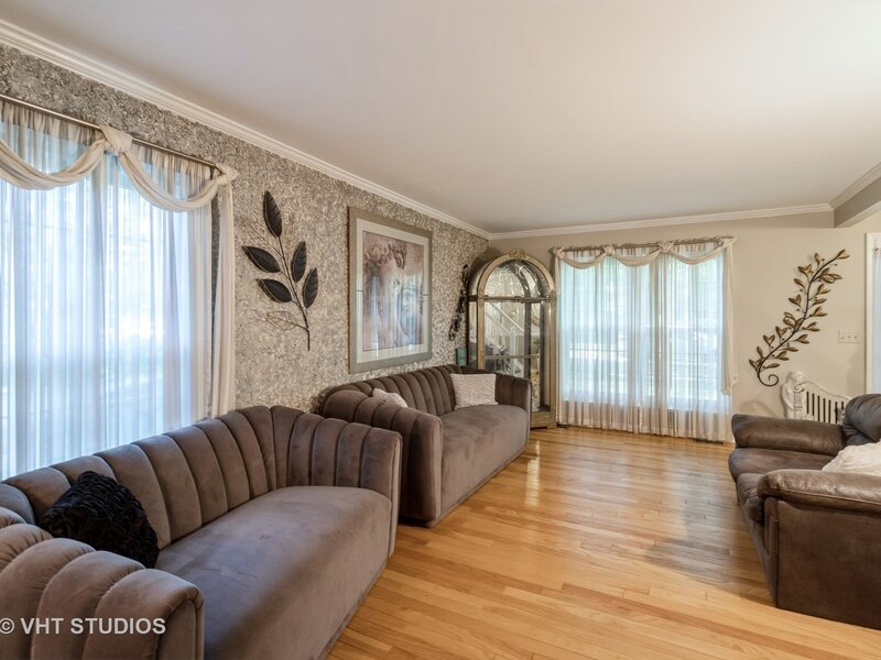 772 Red Oak Drive Bartlett IL 60103
