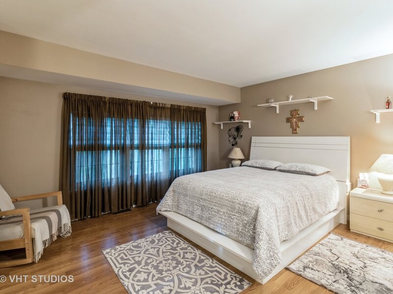 772 Red Oak Drive Bartlett IL 60103