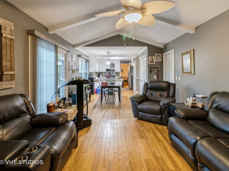 772 Red Oak Drive Bartlett IL 60103