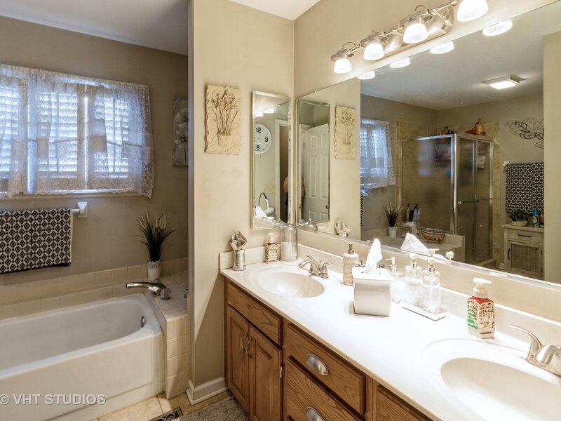 772 Red Oak Drive Bartlett IL 60103