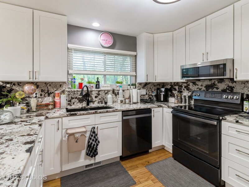 772 Red Oak Drive Bartlett IL 60103