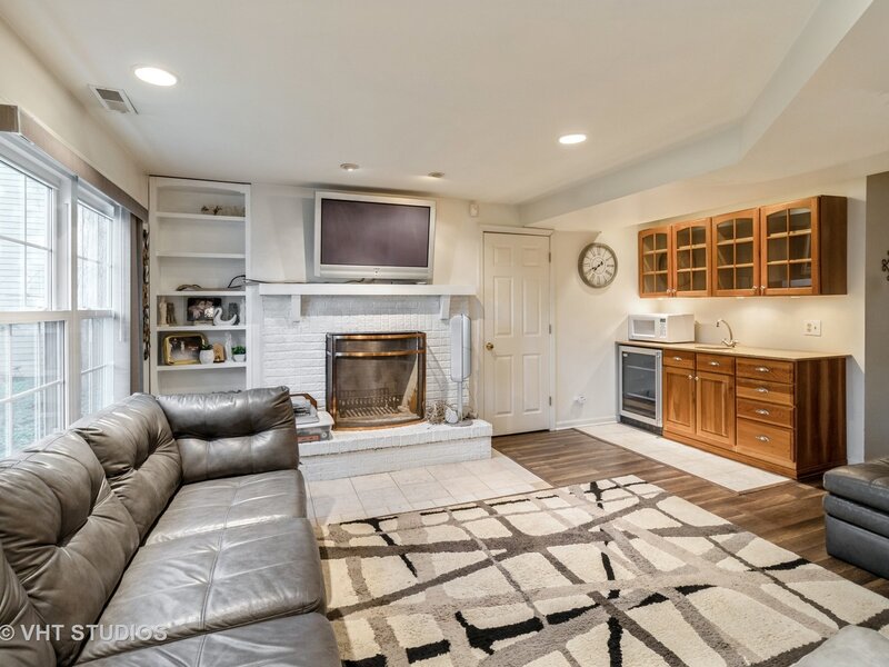 772 Red Oak Drive Bartlett IL 60103