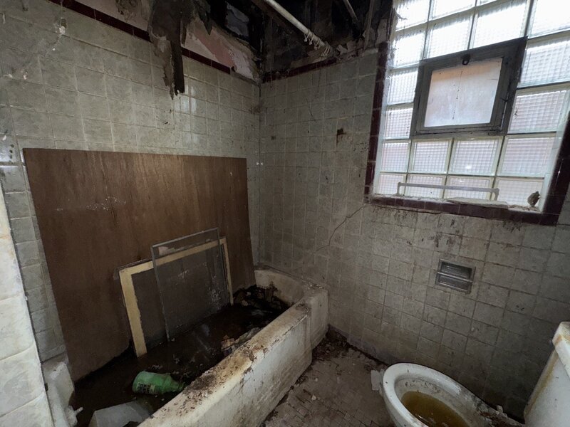 8371 S Baltimore Avenue Chicago IL 60617