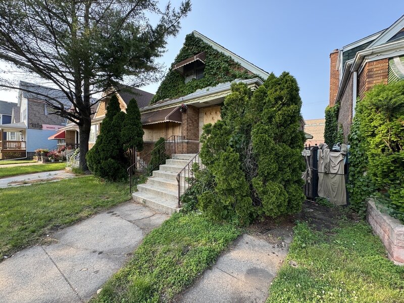 8371 S Baltimore Avenue Chicago IL 60617