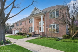 Photo of 500 S Kenilworth Avenue Elmhurst IL 60126