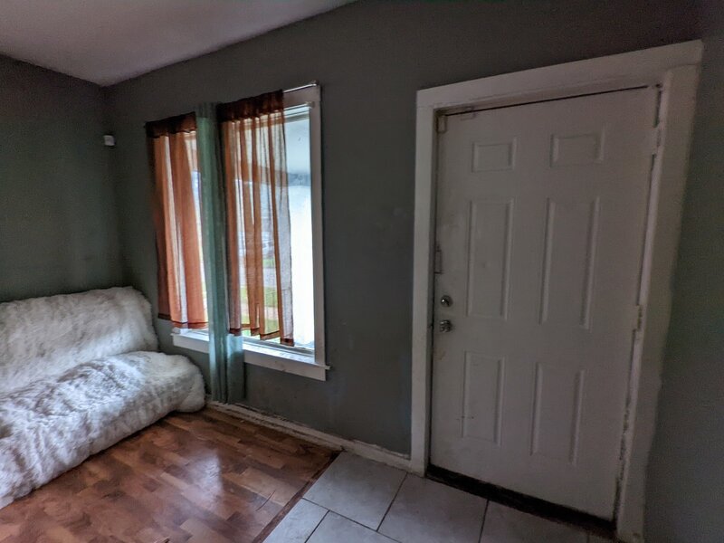10515 S Perry Avenue Chicago IL 60628