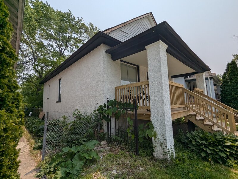 10515 S Perry Avenue Chicago IL 60628