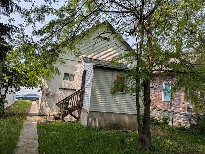 10515 S Perry Avenue Chicago IL 60628