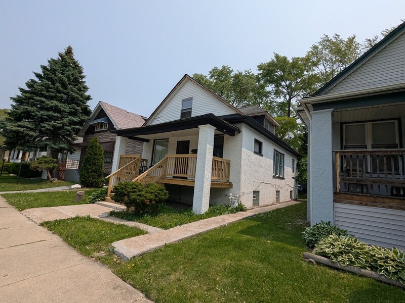 10515 S Perry Avenue Chicago IL 60628
