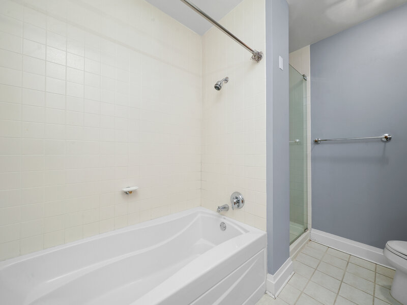 33 W Ontario Street Chicago IL 60654