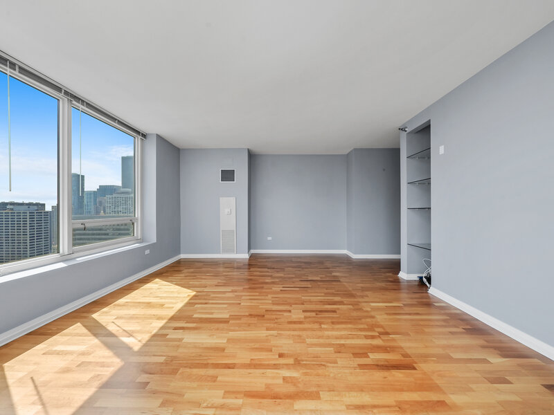 33 W Ontario Street Chicago IL 60654