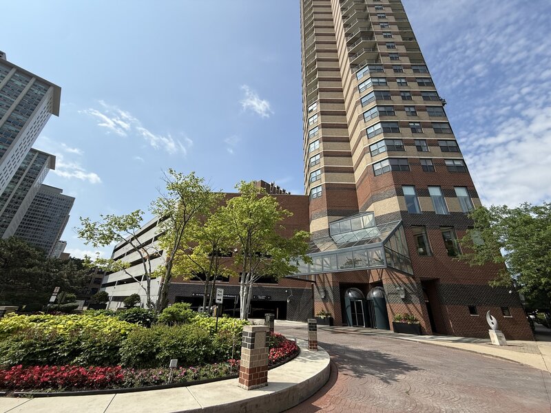 3660 N Lake Shore Drive Chicago IL 60613