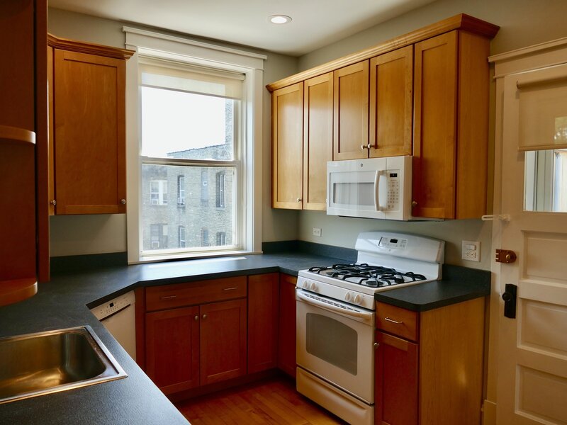 1961 W Winona Avenue Chicago IL 60640