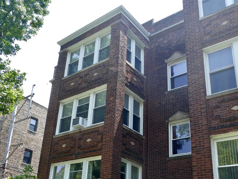 1961 W Winona Avenue Chicago IL 60640