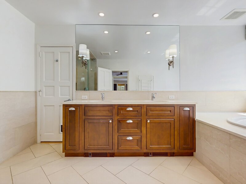 570 Hathaway Circle Lake Forest IL 60045