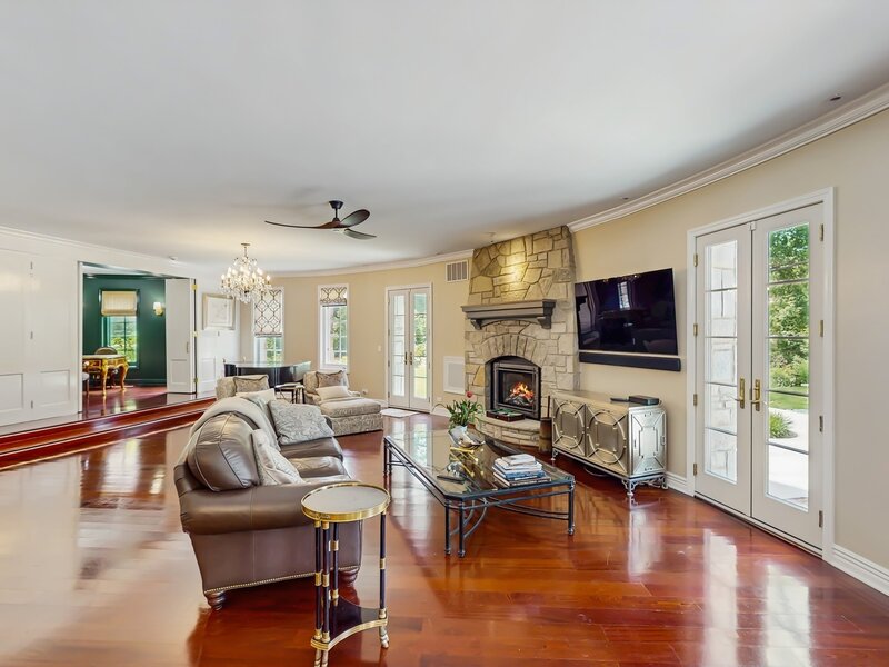 570 Hathaway Circle Lake Forest IL 60045
