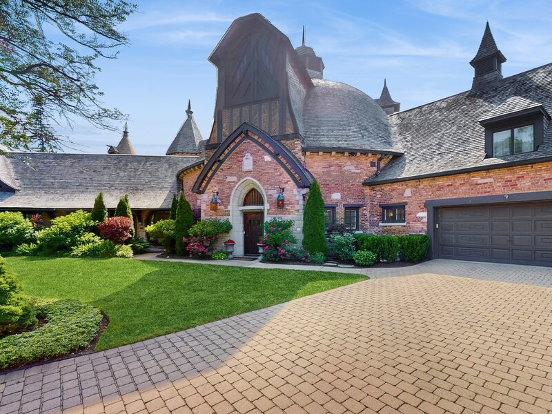 570 Hathaway Circle Lake Forest IL 60045