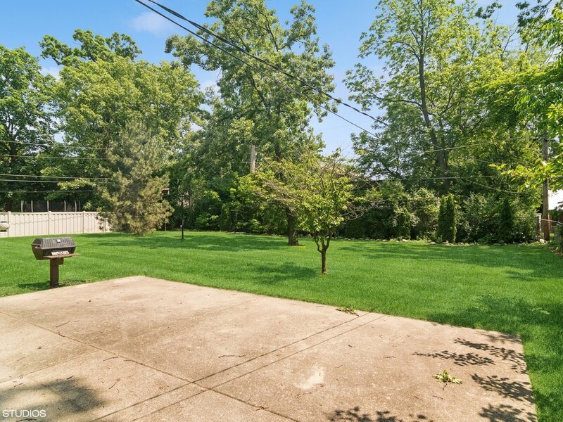 231 N Forest Court Addison IL 60101