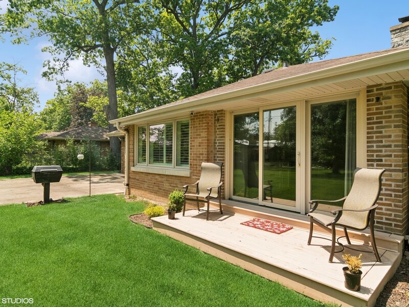 231 N Forest Court Addison IL 60101