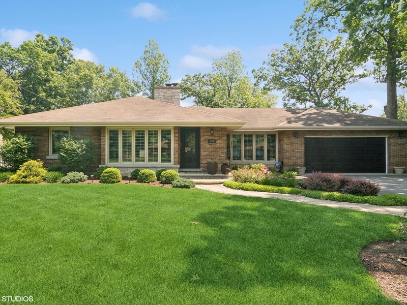 231 N Forest Court Addison IL 60101