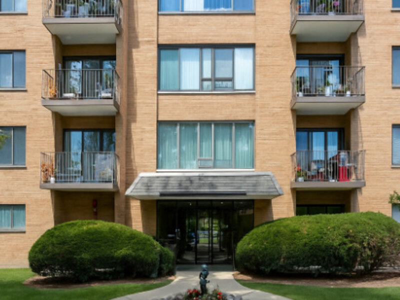 1747 W Crystal Lane Mount Prospect IL 60056