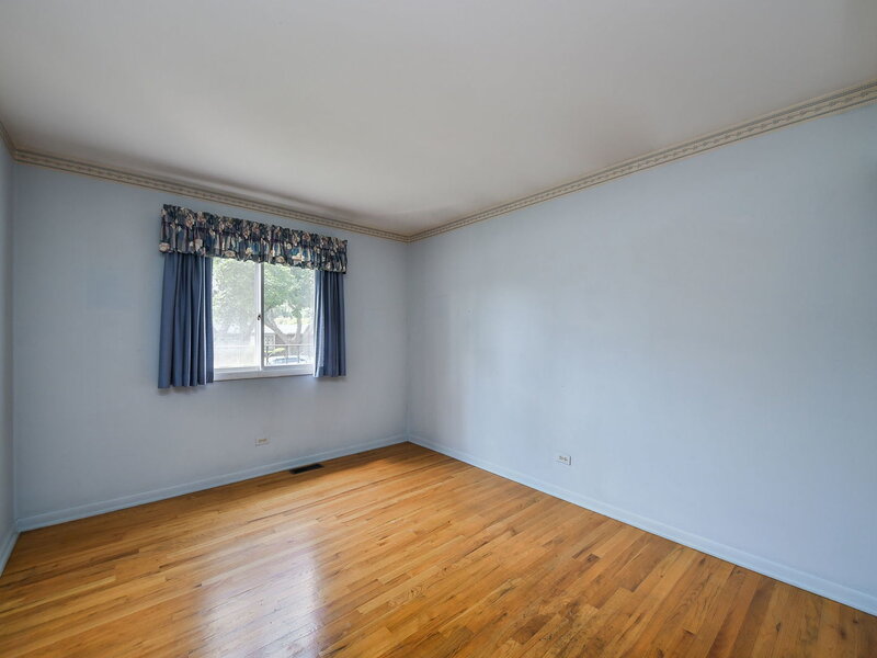 1702 W Stone Avenue Addison IL 60101