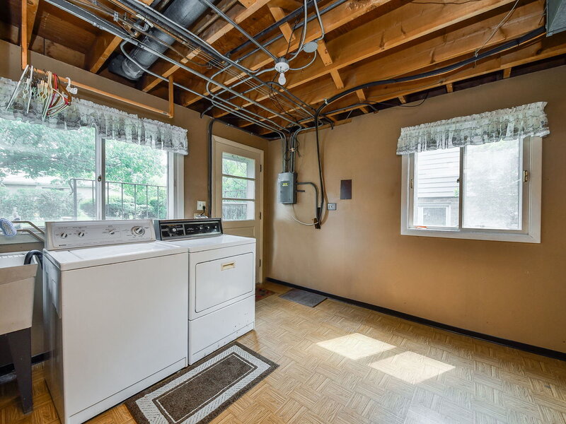 1702 W Stone Avenue Addison IL 60101